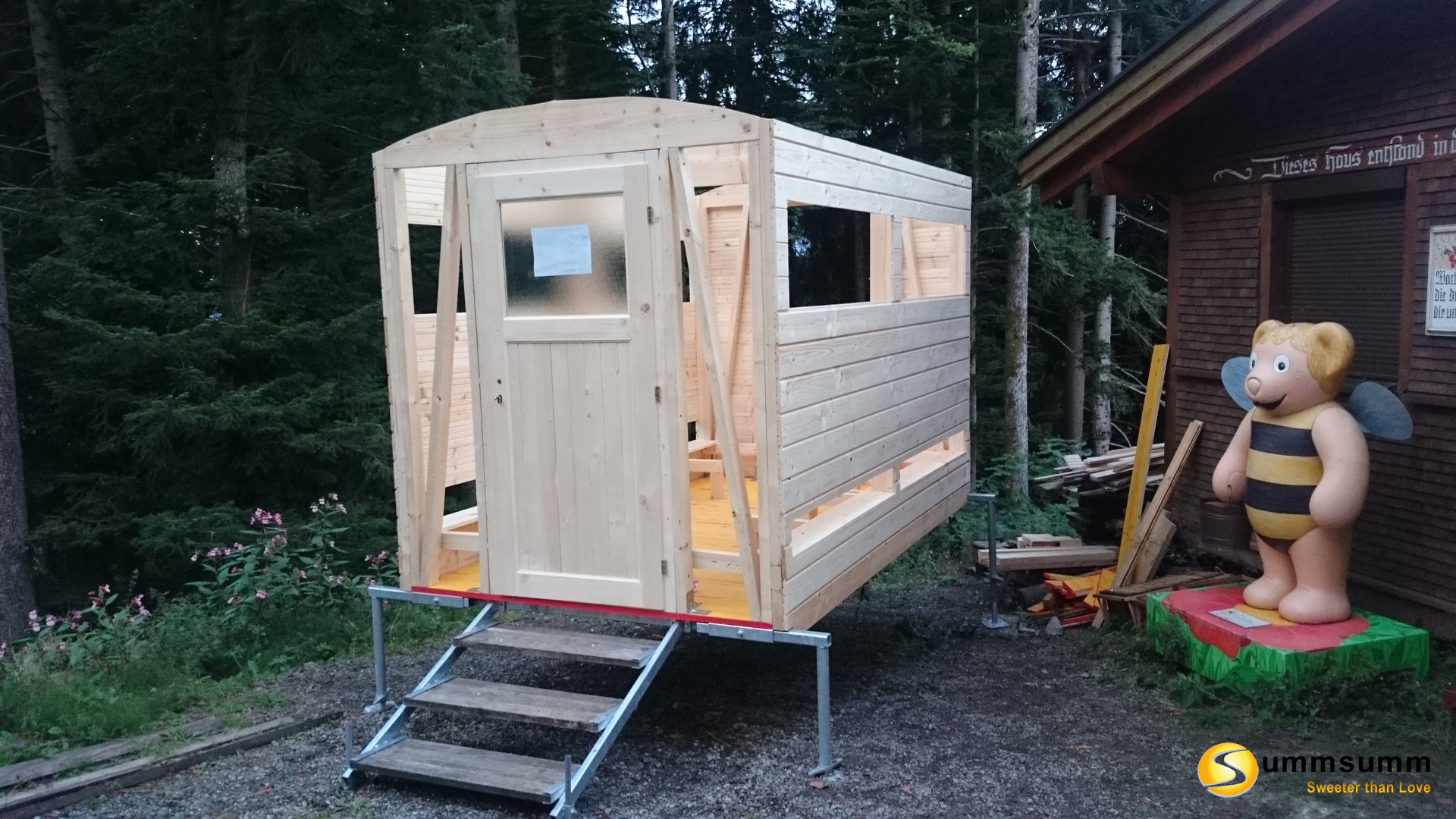 Türeinbau im BeeMobil